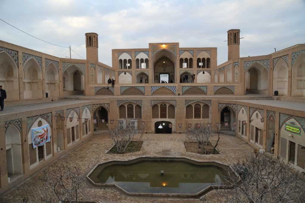 Eine andere Ansicht der Agha Bozorg Moschee von Kashan