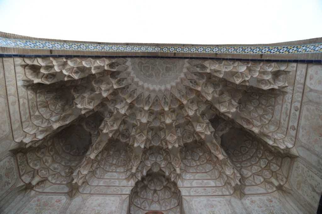Die Decke des Agha Bozorg Moschee von Kashan