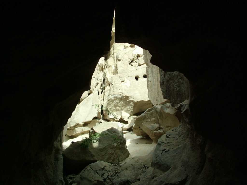 Dunkel in Chahkooh tal Qeshm(Qeshm Chahkooh Canyon)