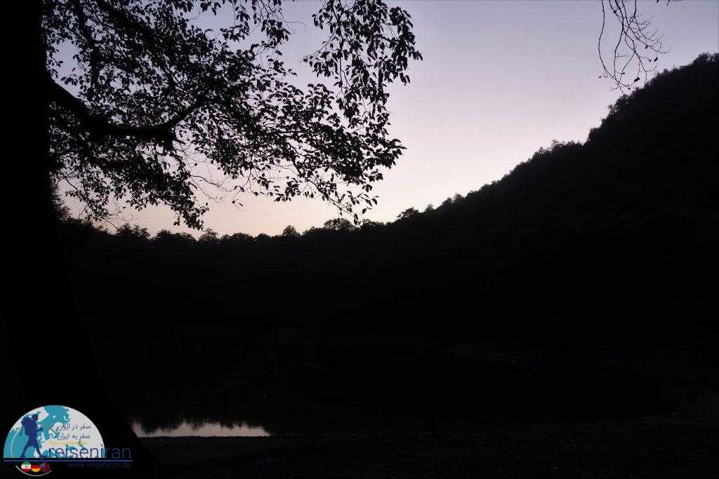 دریاچه چورت در تاریکی