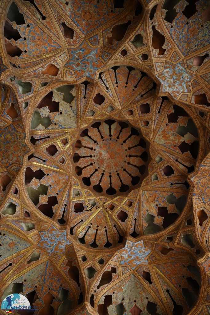 سقف تالار موسیقی کاخ عالی قاپو اصفهان