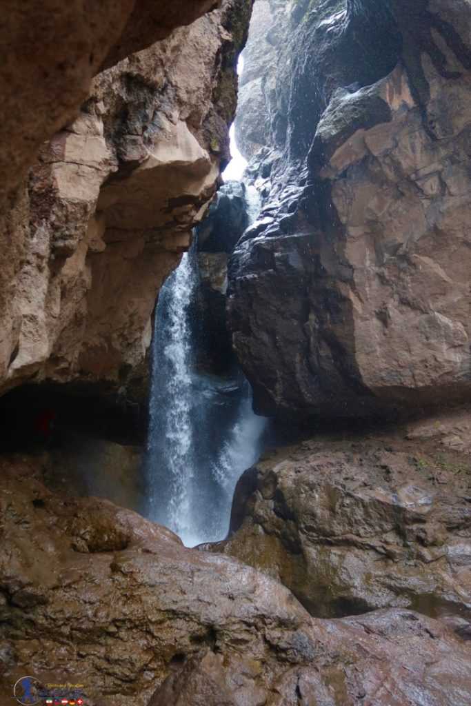 آبشار کرکبود زیبا