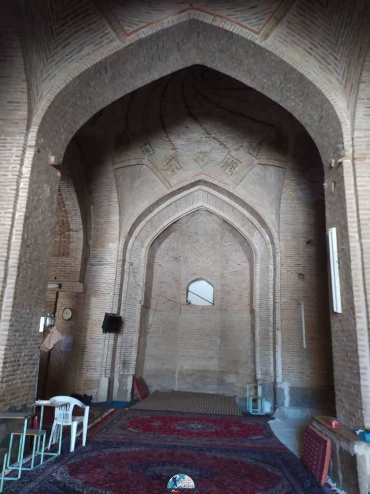 عکس فضای داخلی مسجد جامع گلپایگان