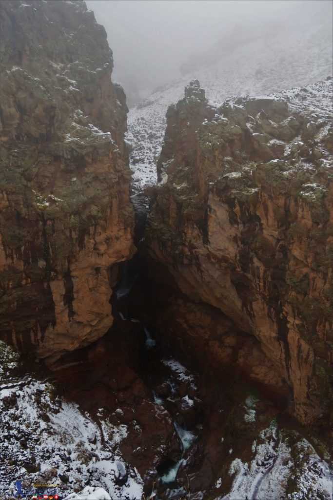 نمای آبشار کرکبود از دور