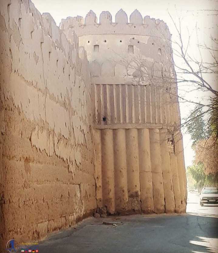 برج قلعه ملاباشی یزد