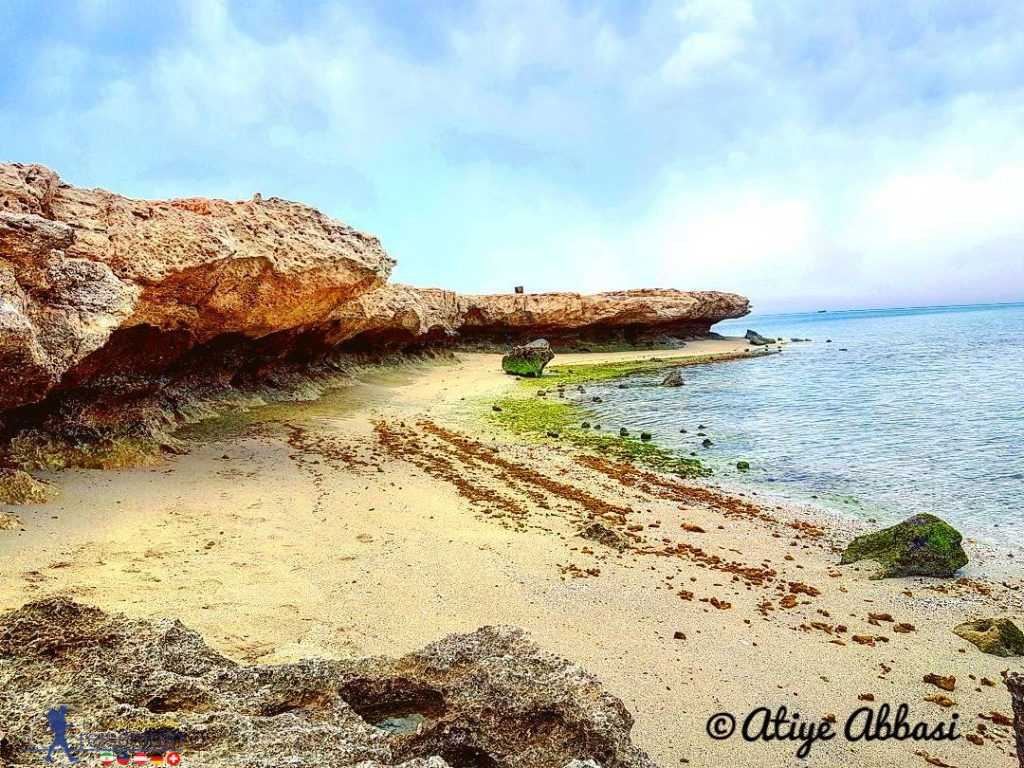 ساحل ماسه ای خلیج نایبند