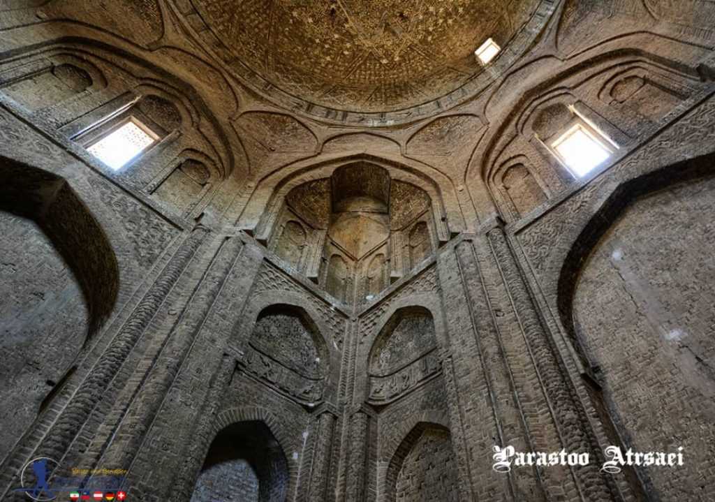 نمای سقف و دیوار مسجد جامع اصفهان