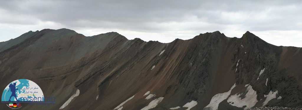 تیغه های ژاندارک و نمای قله کوچک و بزرگ