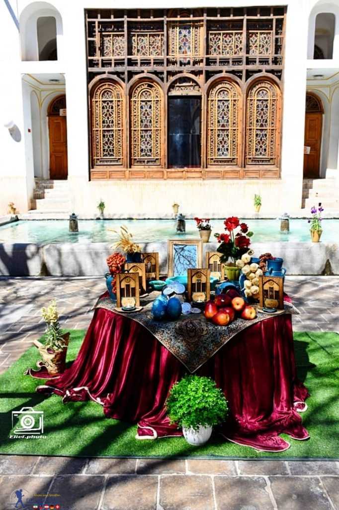 هفت سین چیده شده در حیاط خانه مشروطه اصفهان