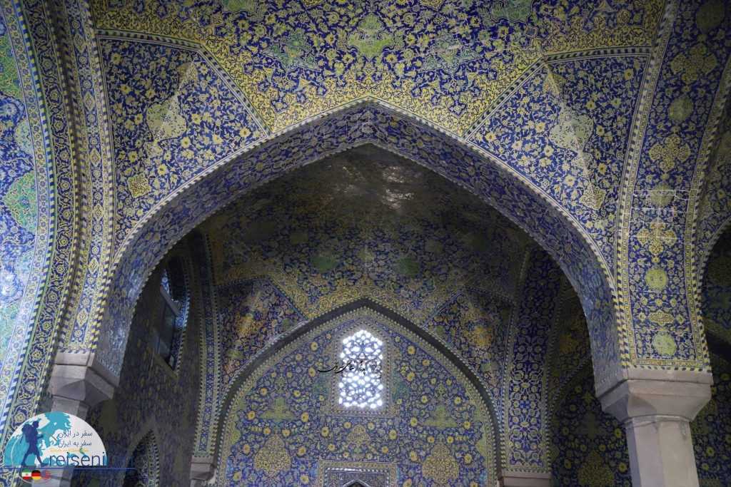 کاشی کاری های زیبا مسجد جامع عباسی