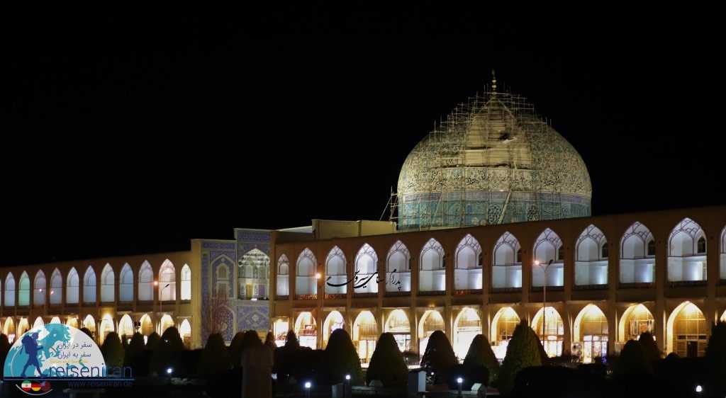گنبد در حال تعمیر مسجد شیخ لطف الله اصفهان