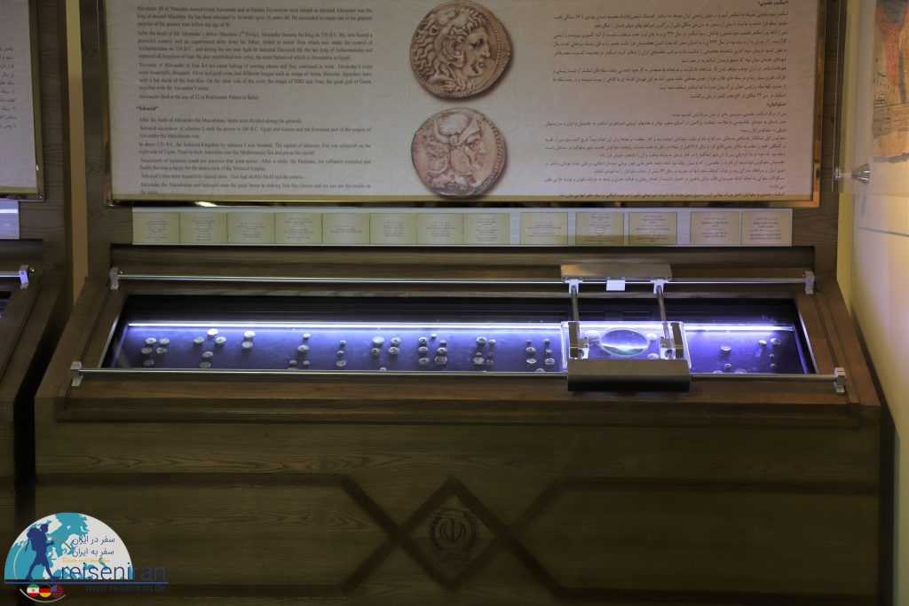 نحوه قرارگیری سکه‌ها در موزه سکه بانک سپه