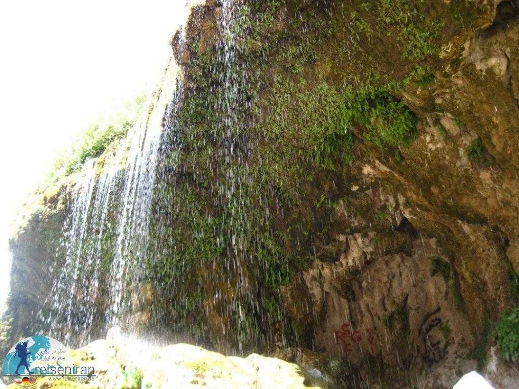 آبشار خزه‌ای آسیاب خرابه