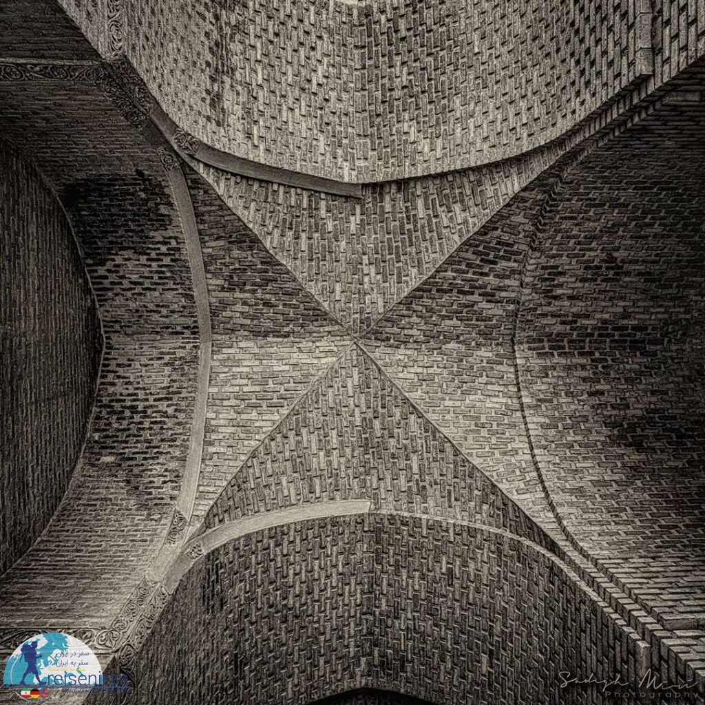 سقف داخلی مسجد جامع ورامین