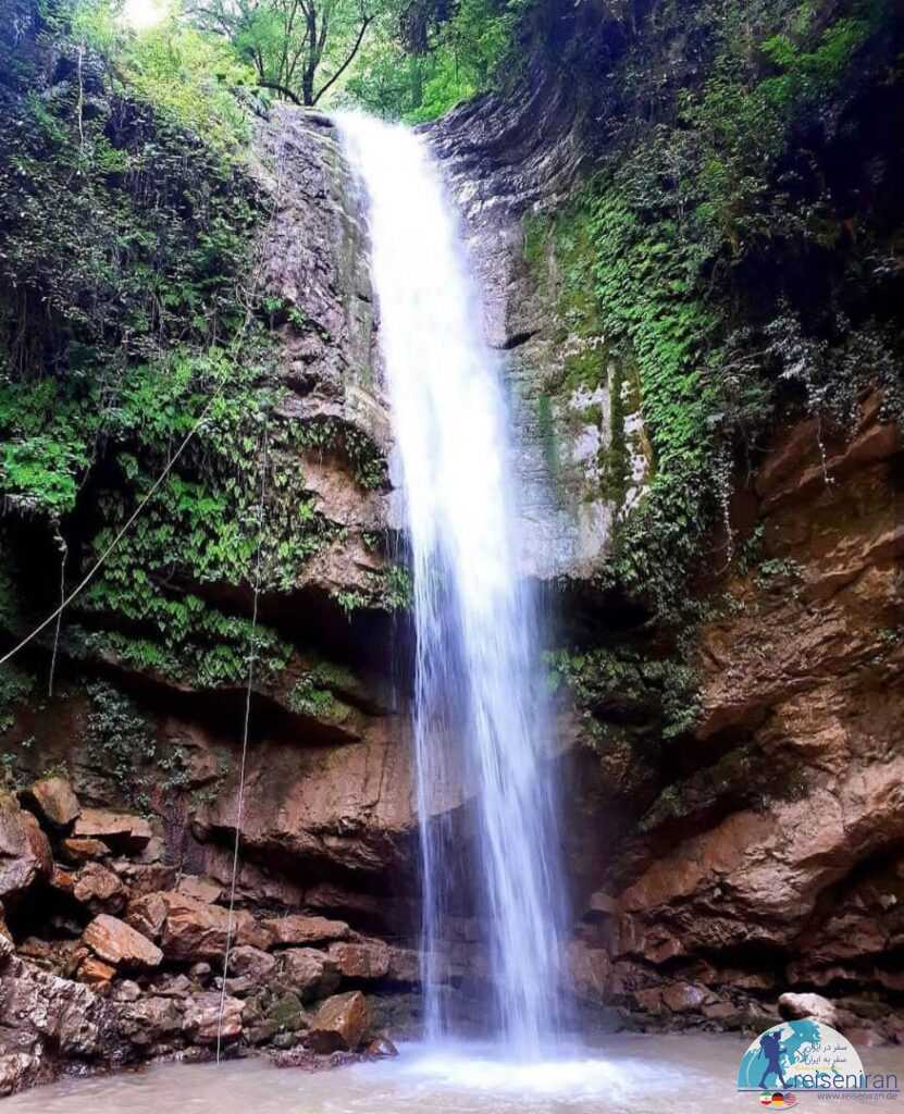 عکس آبشار دارنو ولرده