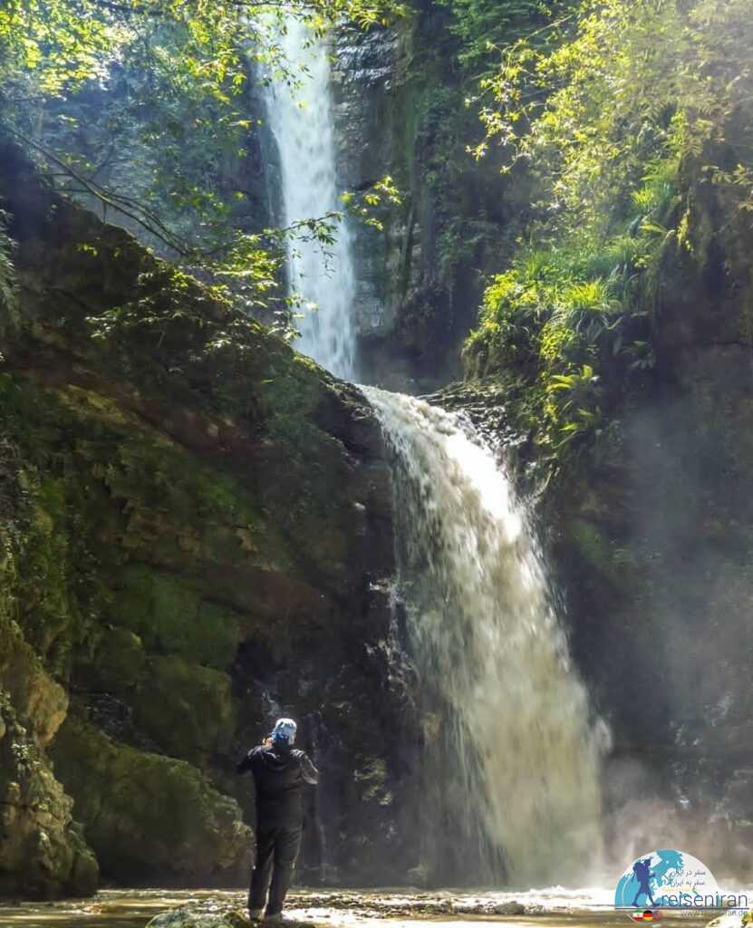 عکس آبشار دارنو