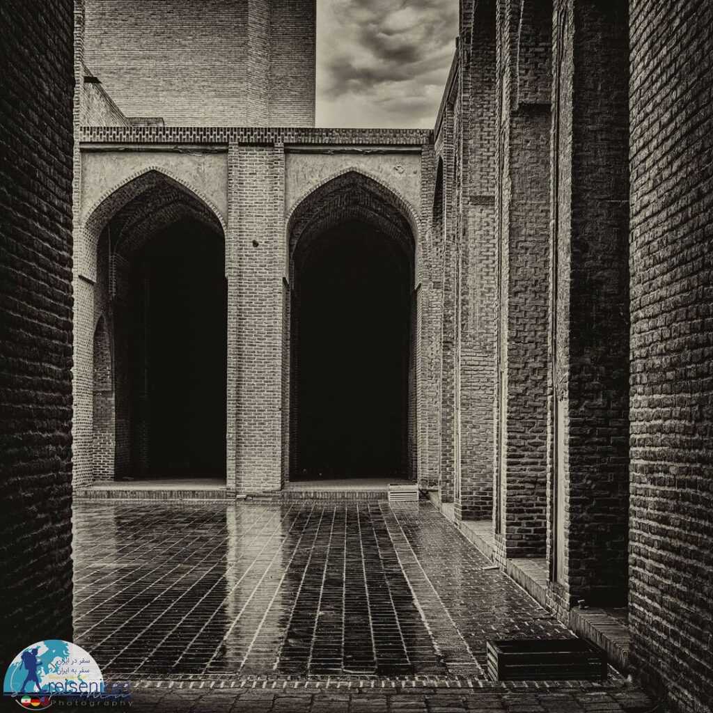 حیاط مسجد جامع ورامین