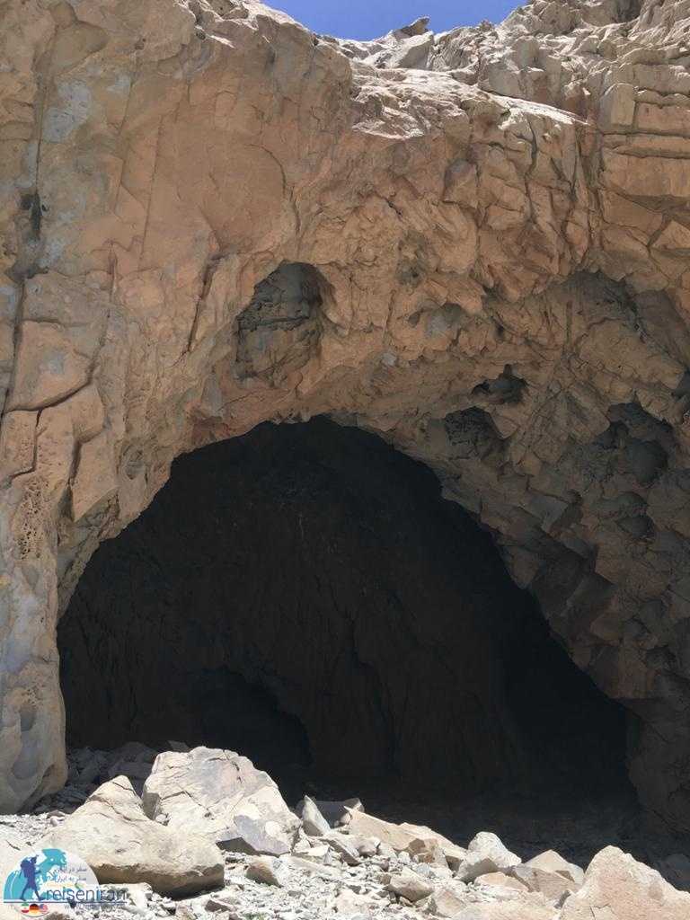 ورودی غار ایوب کرمان