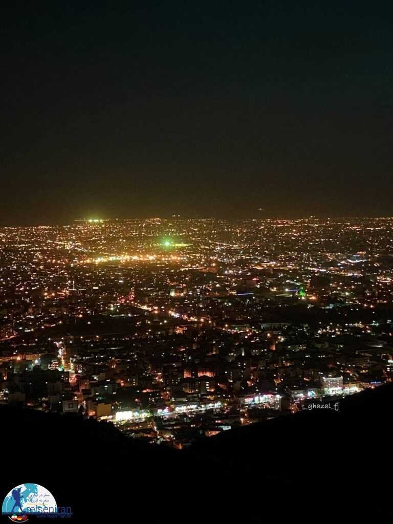 شهر شیراز در شب