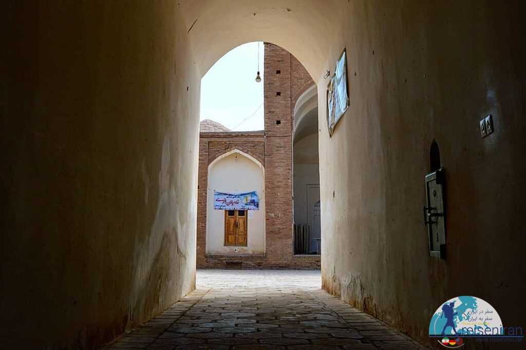 راهرو مسجد جامع بجستان