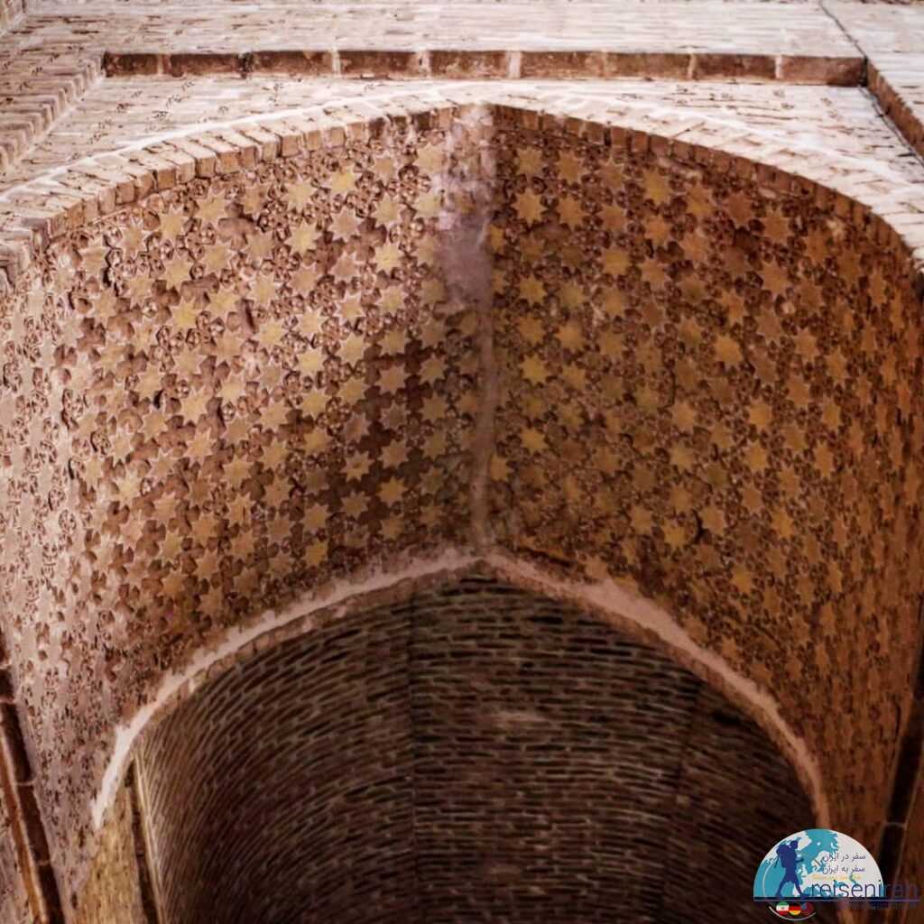 سقف صحن مسجد جامع زواره