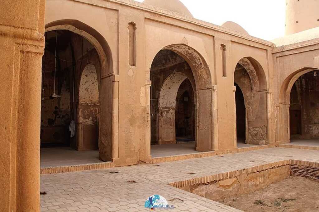 طاق های مسجد جامع فهرج
