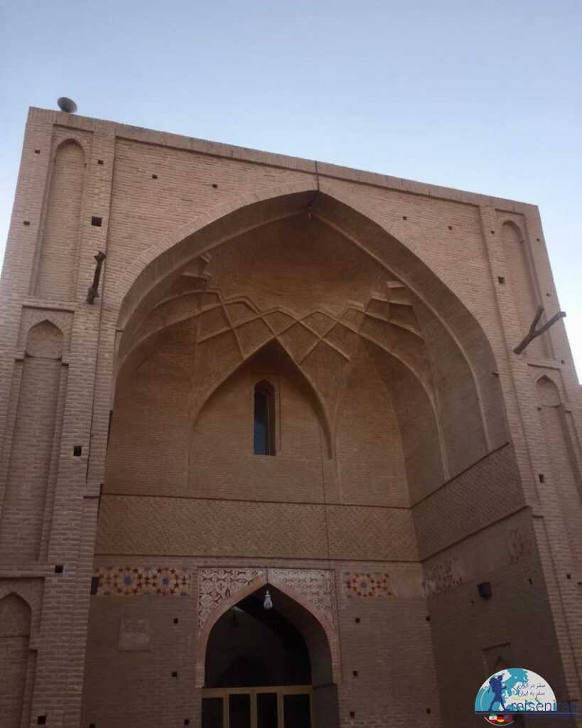ورودی مسجد جامع زواره
