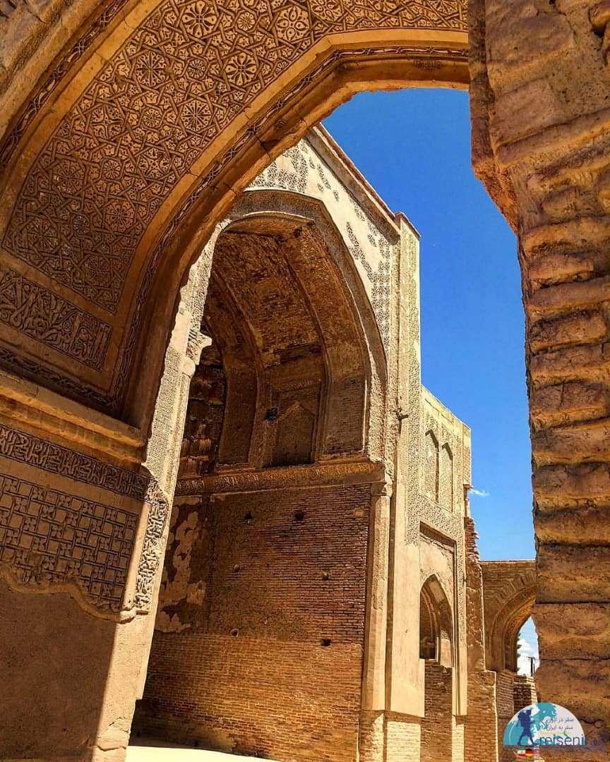 تزئینات مسجد جامع فرومد