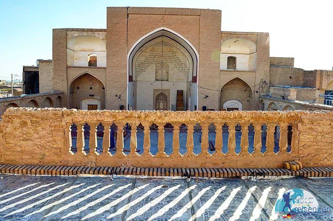 عکسی از مسجد جامع سرایان