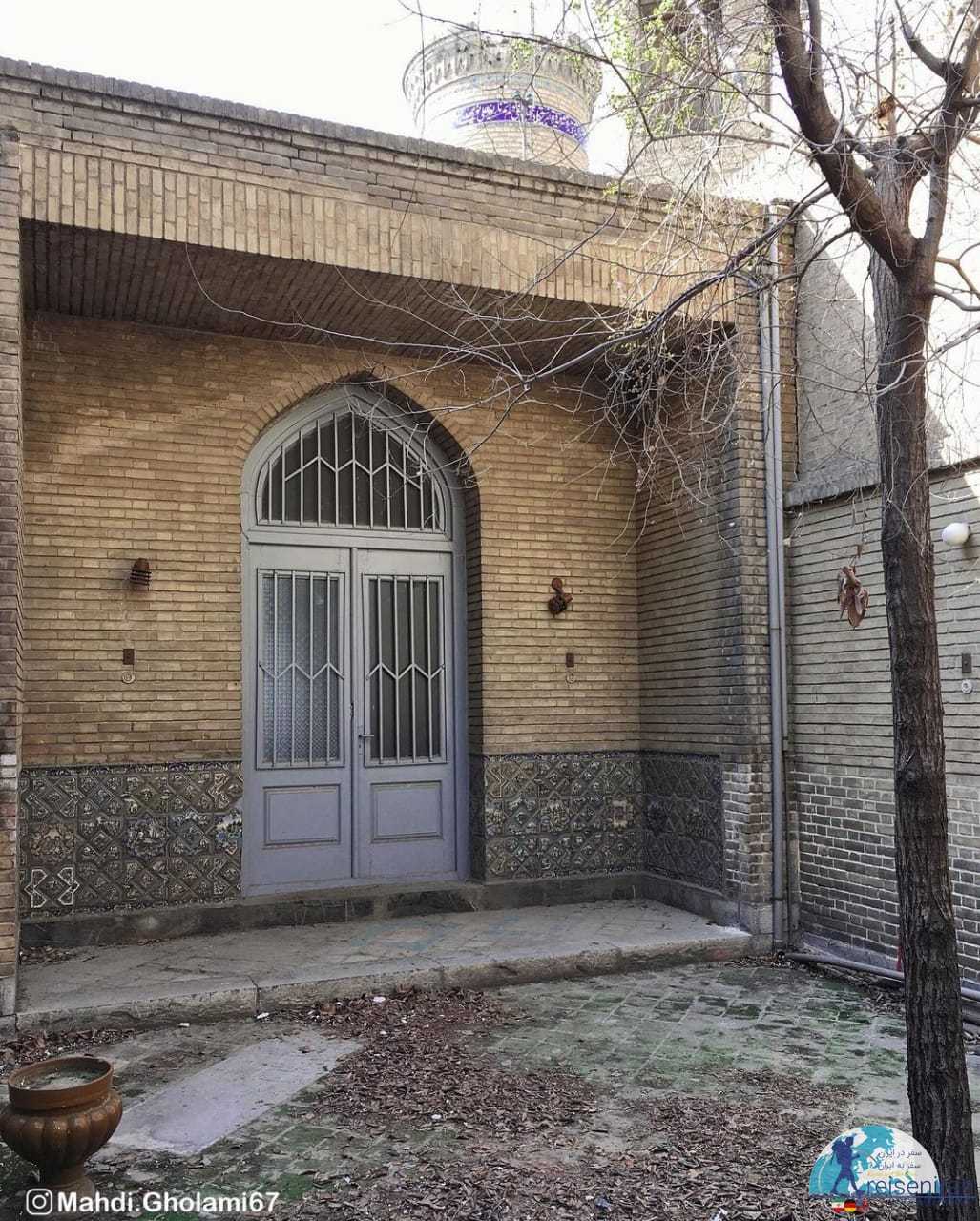 مدفن خانوادگی لرزاده در تهران