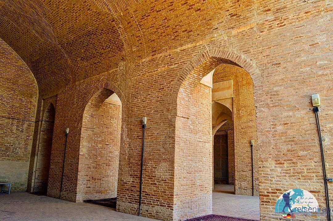 معماری مسجد جامع دامغان