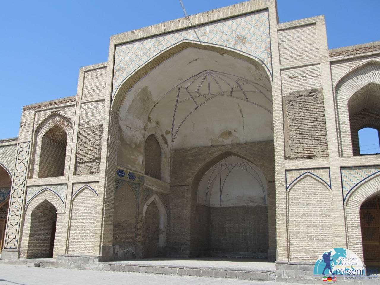 ایوان مسجد جامع عتیق قزوین