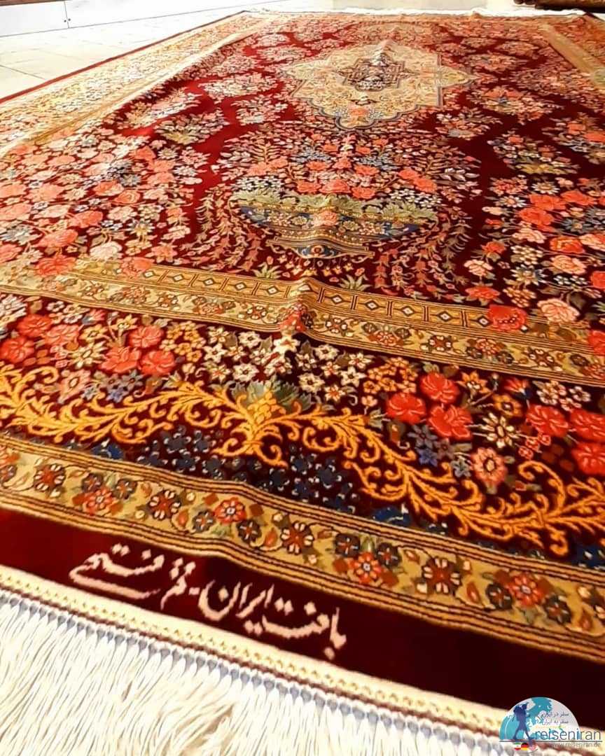فرش دستباف در بازار شاه عباسی