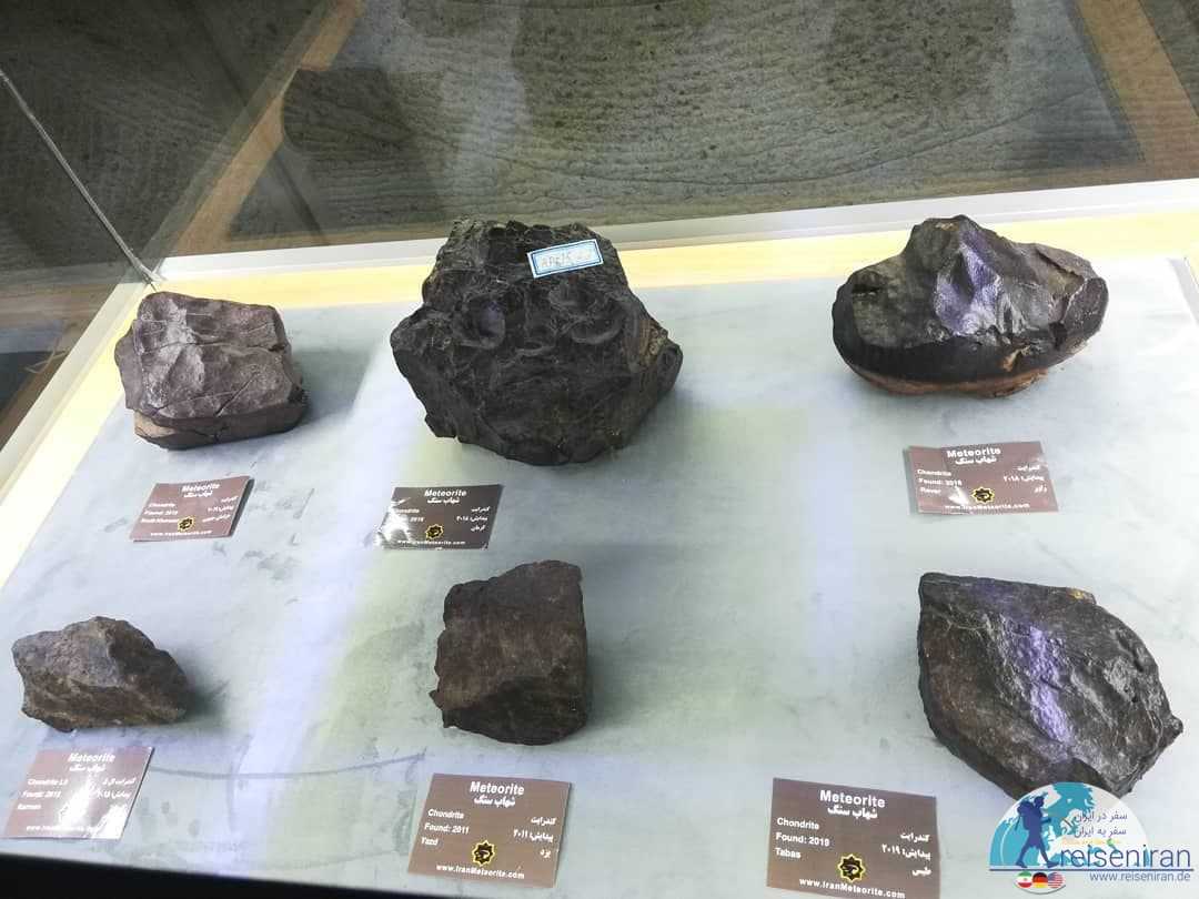 عکس شهاب سنگ در موزه