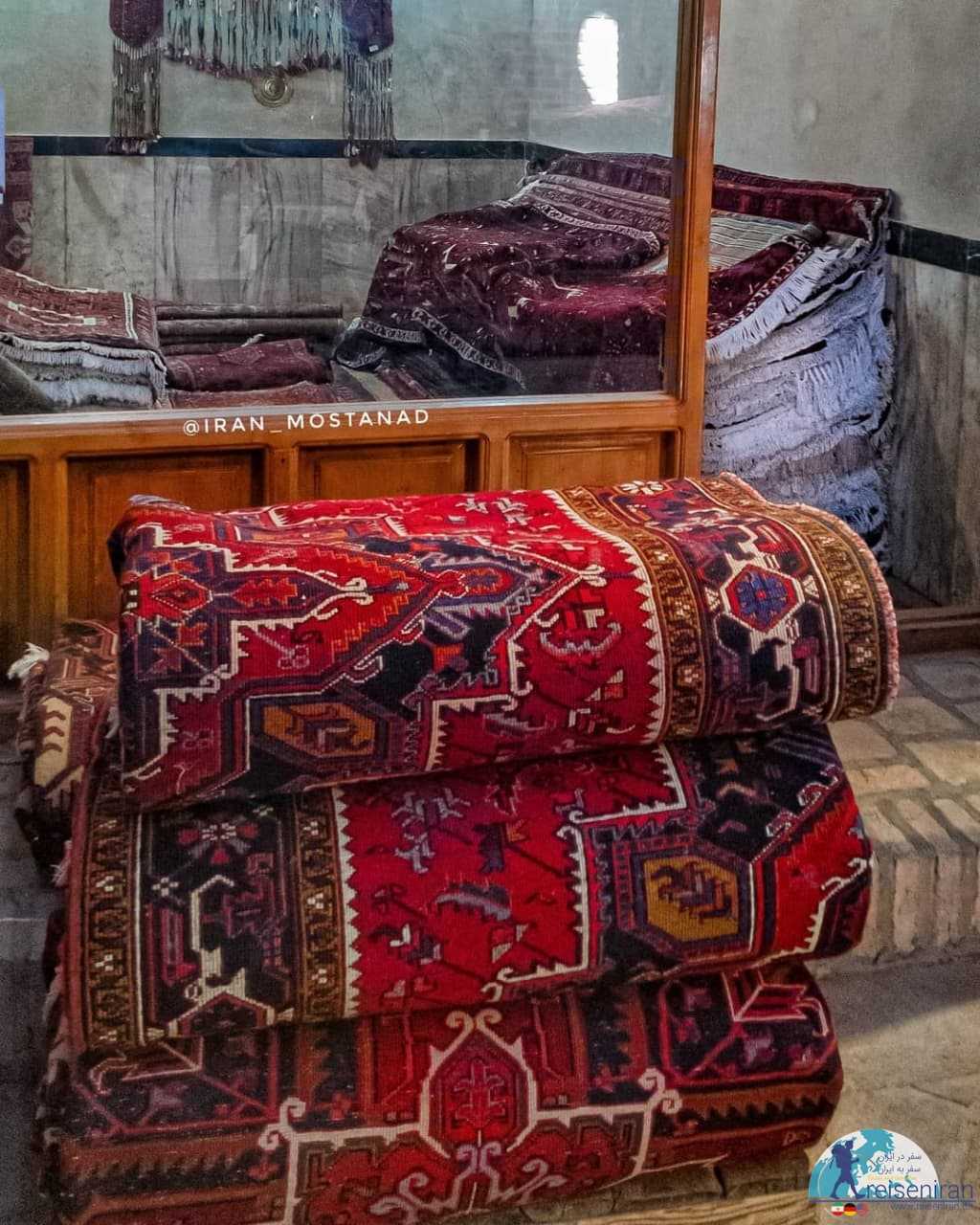 فرش دستباف در بازار تبریز