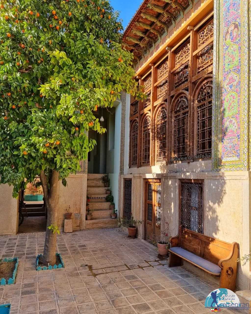 حیاط خانه شیراز