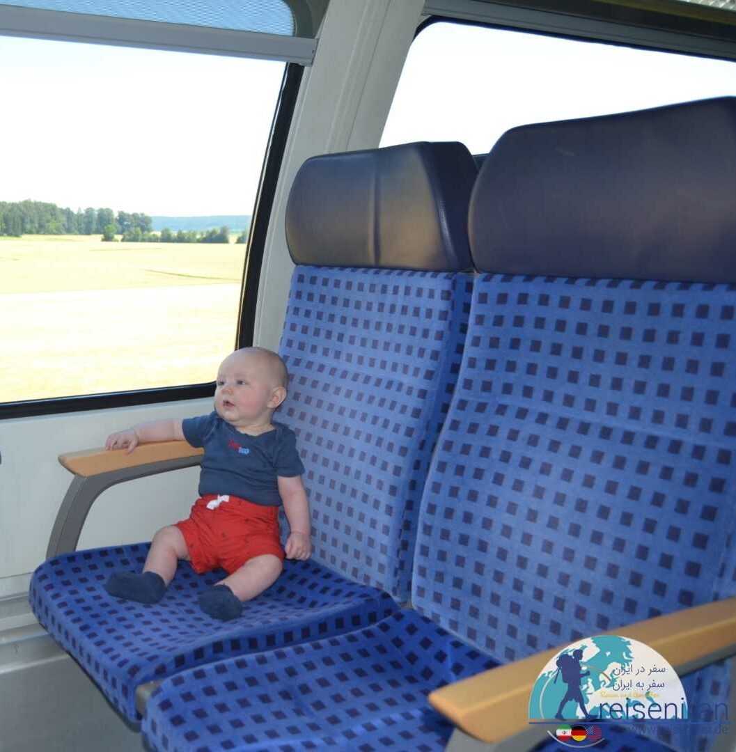 سفر به همراه کودک در قطار