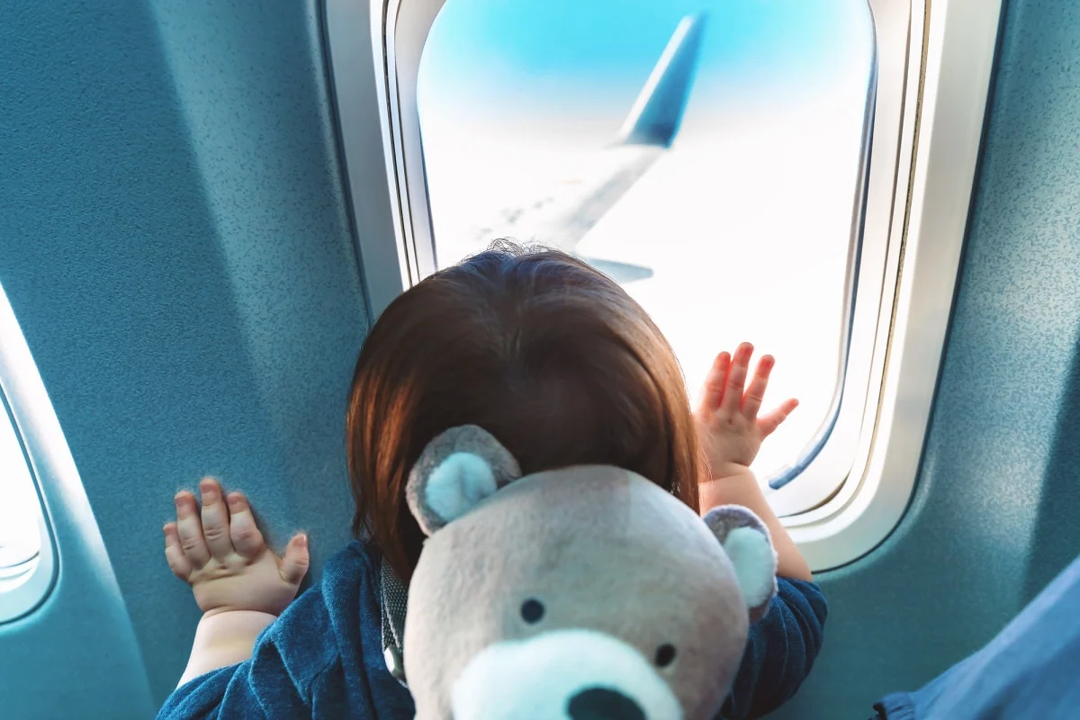 سفر کودک در هواپیما