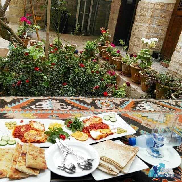 سرو صبحانه در کافه کهن بوشهر