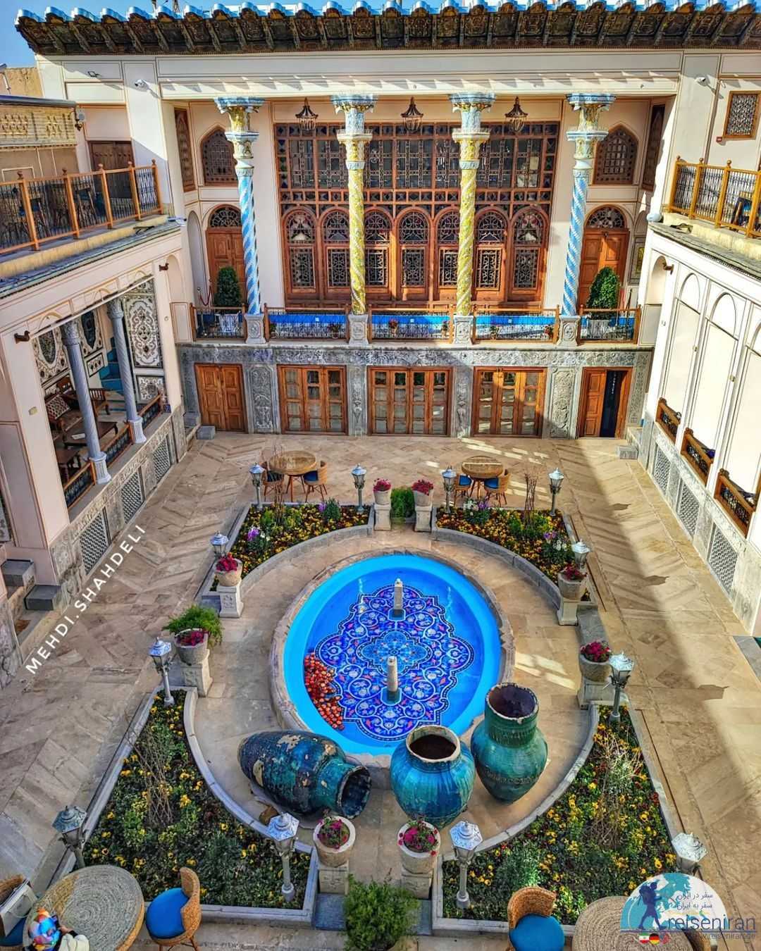 حیاط بوتیک هتل عمارت شهسواران اصفهان