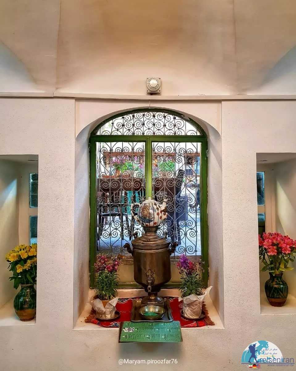 دکور داخلی کافه عمارت نمکدان اصفهان