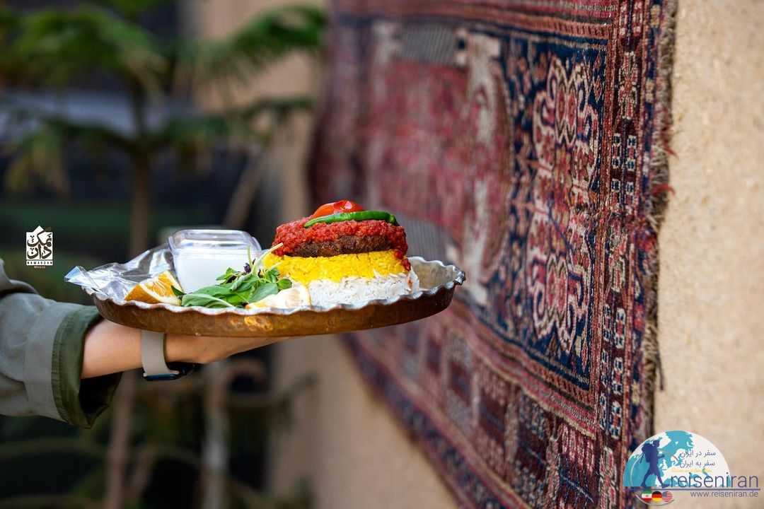 غذای ایرانی در رستوران عمارت نمکدان اصفهان