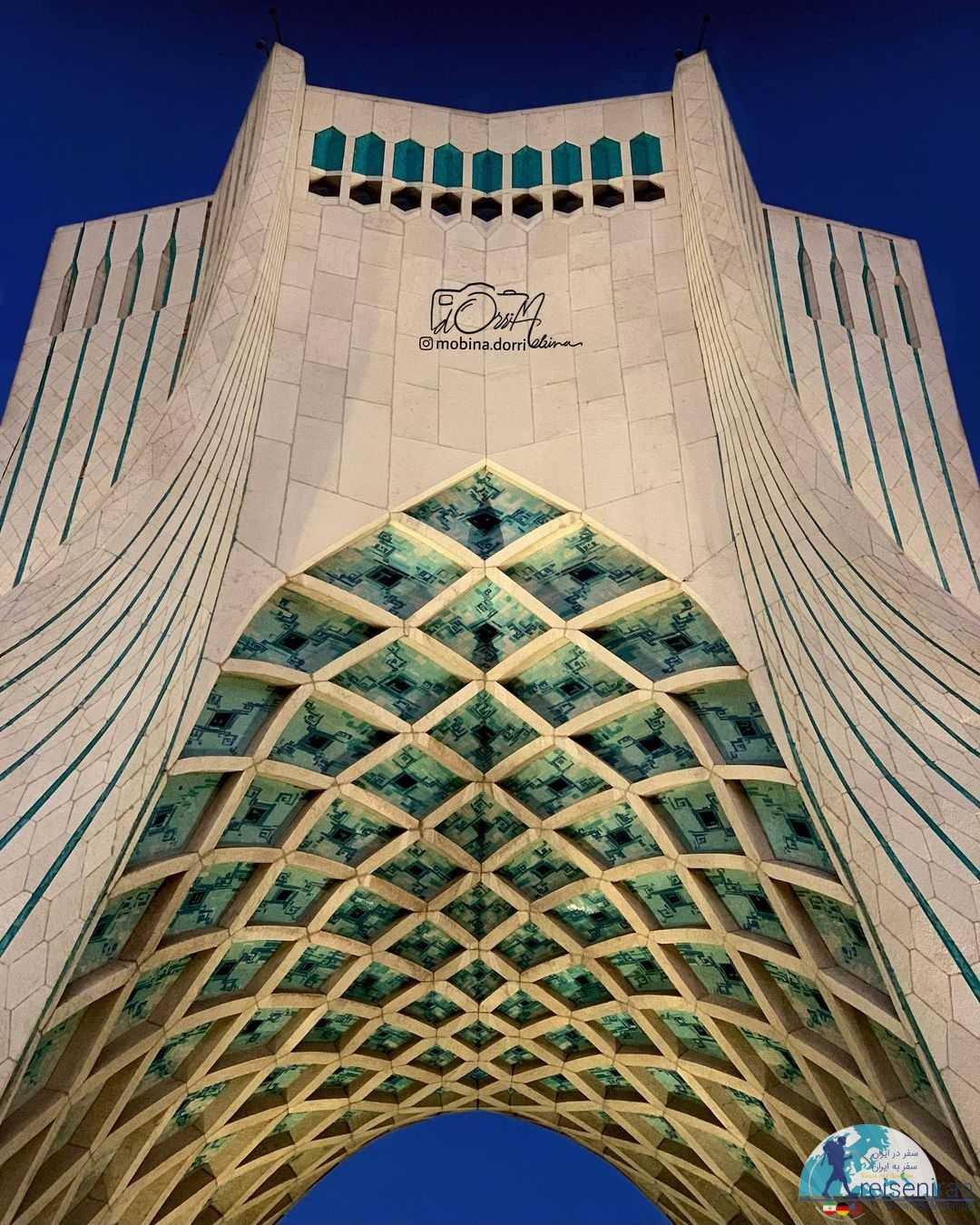 معماری برج ازادی تهران