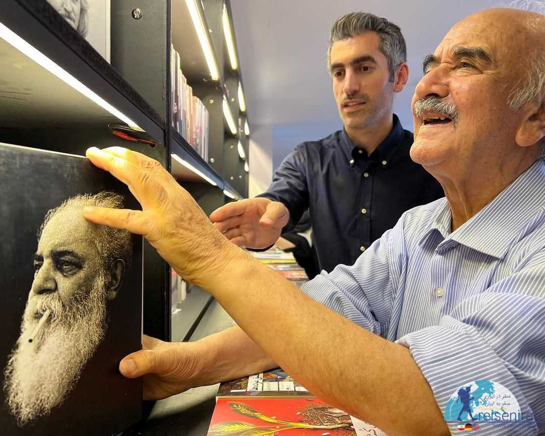 حضور استاد شفیعی کدکنی در کتاب فروشی راوی مجتبی جباری در زعفرانیه تهران